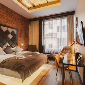 The Loft 3*