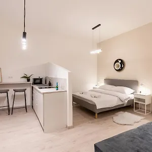 Kl31 - Urban Escape - Prime Location - Klauzal Square By Bqa *
