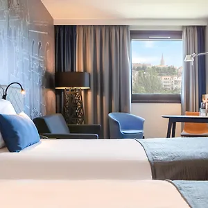 Mercure Castle Hill מלון 4*