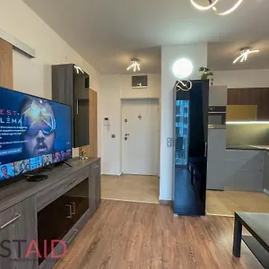 Mira - Hostaid Apartment Budapest