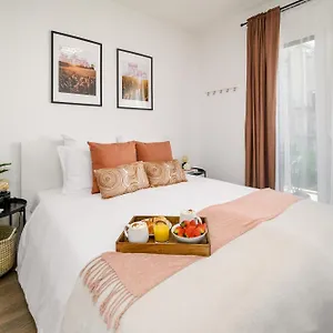 Apartment Marone Circles Comfortable For 4 With Parking