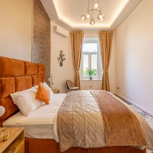 Exclusive Downtown Quentin By Prestige Homes *