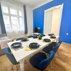 Elegant For 8 Person With Free Parking For 2 Cars Apartment *