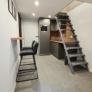 New On Andrassy Street! Apartment