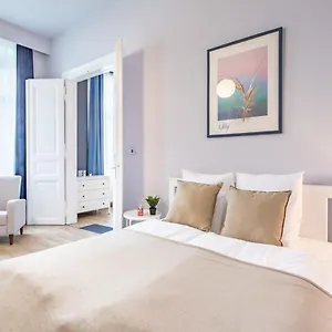 - New - Very Comfy * Budapest