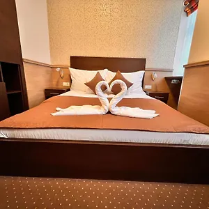 Central 21 And 3* Budapeste