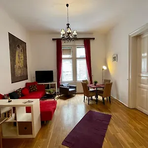 Iza Bella Classic Romantica Spacious 2br Apartment
