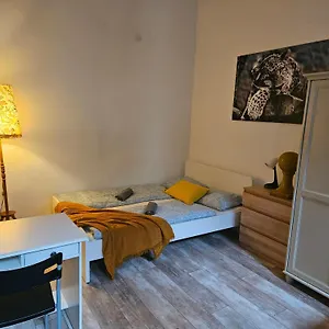 Hostel Near To Bohem Center