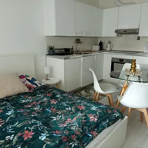 Dagaly Free Parking In Garage Apartment *