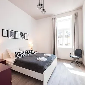 Extra Brand New Large With Air Con Casa vacanze Budapest