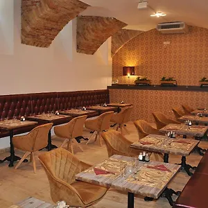 Arch Boutique Hotell