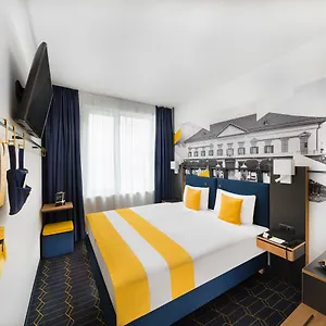 Hotel D8