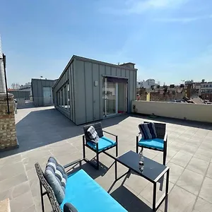 Apartment Penthouse W Private Rooftop And Free Parking Budapest