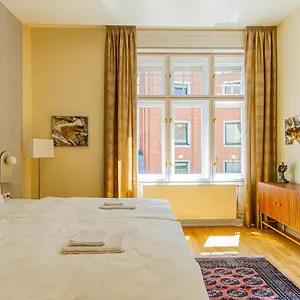 Bengt Kiraly Str. Luxury