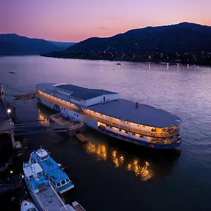 Hotel na wodzie Aquamarina Visegrád