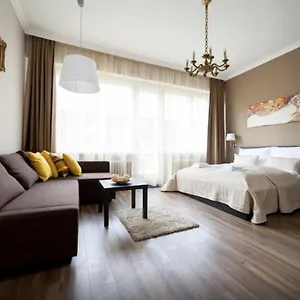Apartment Art Deco 3 Bedroom, 3 Bathroom, Balcony