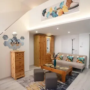 Apartment Z23 By The Opera House *