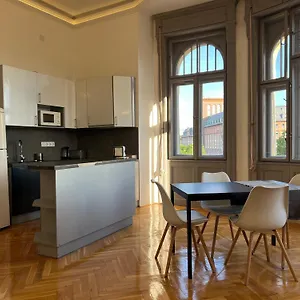 Apartment F14