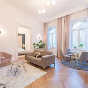 Apartment Palace Inn- Downtown Budapest