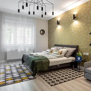 Buda Castle Serpentine Apartment