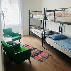 Doxie - Beds And Dorms * Budapest