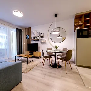 Design Near Park With Free Parking Budapest