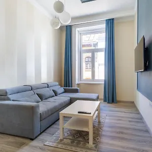 R62a Rottenbiller Apartment Budapest