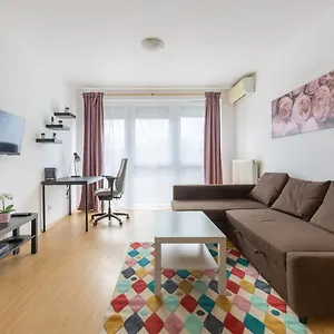 Private Office Near Keleti Apartment *
