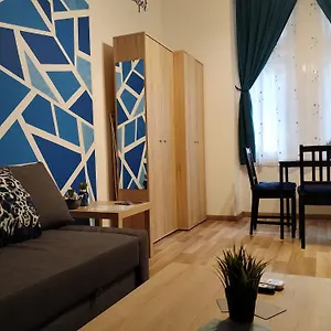 Blueroom - 15-minute Walk From Danube Budapest