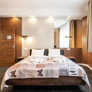 Spark Climb Apartment