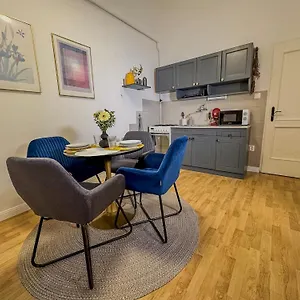Vb - Cozy Retreat In Budapest's Heart Apartment