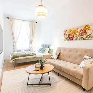 Charming & Cozy In The King Street