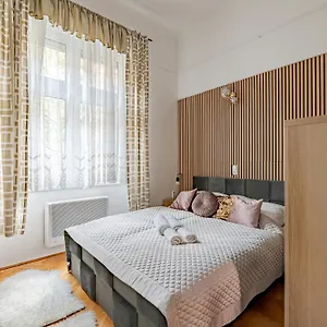 Raday Stylish Flat In The Heart Of Apartment *