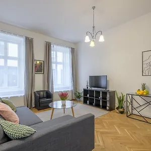 Seasons Cosy Apartment *
