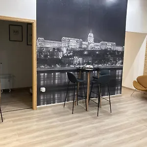 Roland Downtown -erzsebet Korut Apartment *