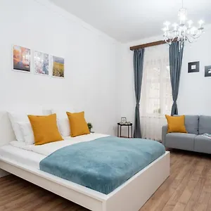 Vaci Street Centre Modern With 3brs Ac