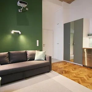 Modern W Free Parking, Projector,netflix Budapest
