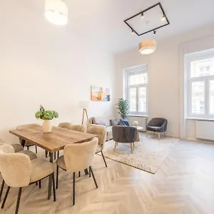 Apartment Deluxe & Cozy J40 Grand In The Heart Of Bp *