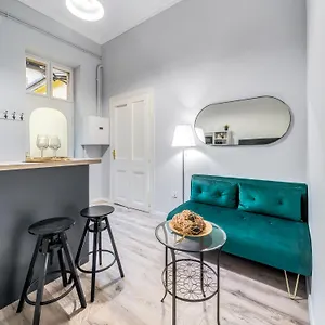 Synagogue 1 Bedroom S161 *