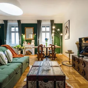 Apartment The Pearl With The Danube And Gellert Hill View