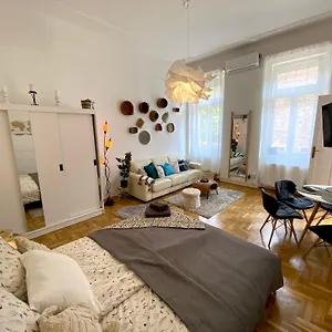 The Flow Apartment