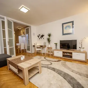 Stefania 35 * Budapest