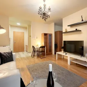 Artemisia Luxury Balcony Ii Apartment *