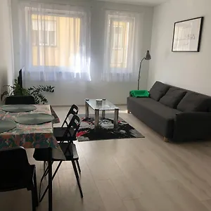 Tolnai Apartment *