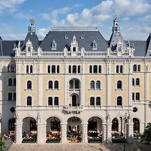 Hotel W