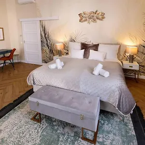 Orangehomes Urban Elegance