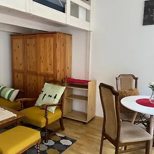 Retro Kenyelem Apartment Budapest