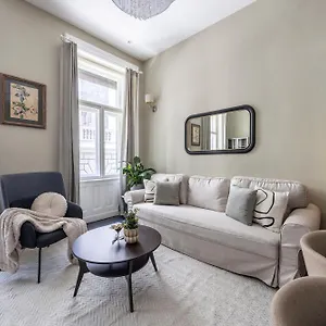 Charming Art Deco Style In The Heart Of Apartment *