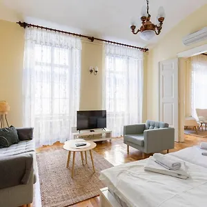 Apartment Boheme