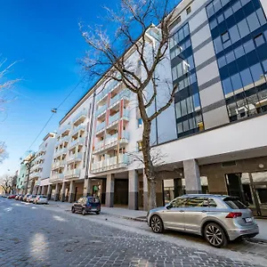Parkwest Luxury Apartment *